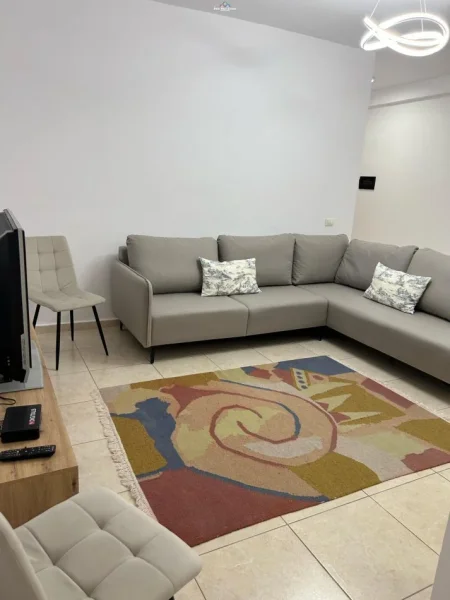 Tirane, jepet me qera apartament 2+1 Kati 1, 106 m² 630 € (qsut)