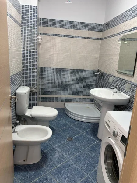 Tirane, jepet me qera apartament 2+1 Kati 1, 106 m² 630 € (qsut)