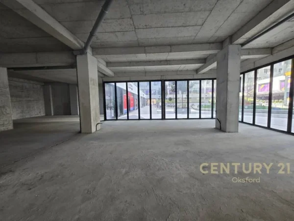 Tirane, jepet me qera ambjent biznesi Kati 0, 200 m² 3.650 € (SQUARE21)