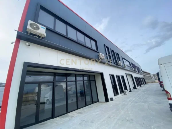 Tirane, jepet me qera ambjent biznesi , 862 m² 3.000 € (CITY PARK)