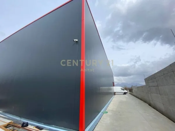 Tirane, jepet me qera ambjent biznesi , 862 m² 3.000 € (CITY PARK)