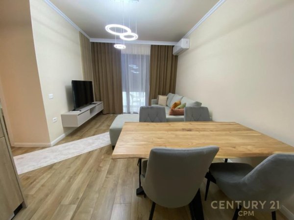 Tirane, jap me qera apartament 1+1+Aneks+Ballkon Kati 4, 68 m² 1.000 € (Liqeni i thate)