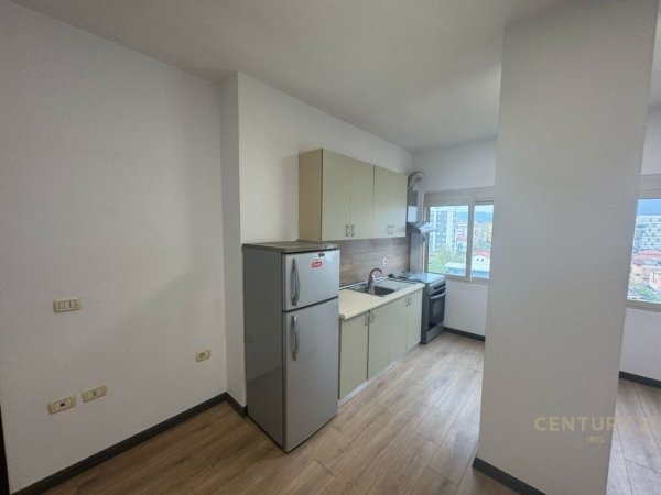 Tirane, jepet me qera apartament 2+1+Aneks+Ballkon Kati 5, 82 m² 700 € (Qendra Tregtare Kristal)