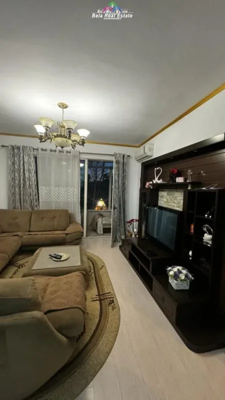 Tirane, jepet me qera apartament 1+1+Ballkon Kati 3, 67 m² 500 € (don bosko)