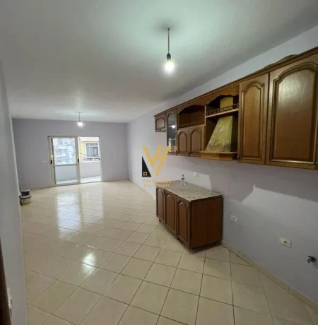 Tirane, shitet apartament 1+1+Ballkon Kati 2, 86 m² 103.000 € (FRESKU)