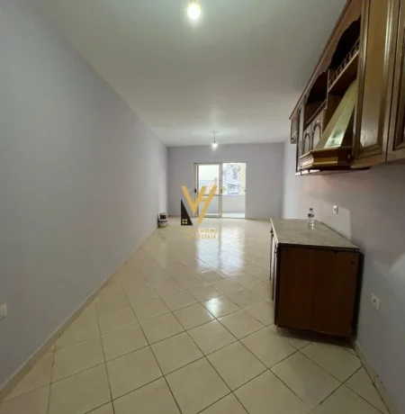 Tirane, shitet apartament 1+1+Ballkon Kati 2, 86 m² 103.000 € (FRESKU)