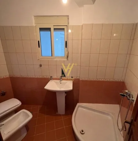 Tirane, shitet apartament 1+1+Ballkon Kati 2, 86 m² 103.000 € (FRESKU)