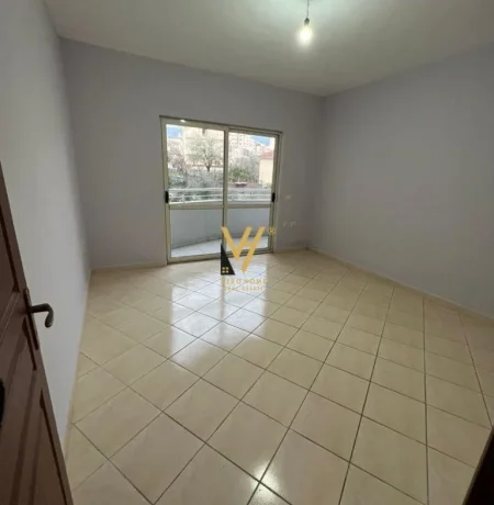 Tirane, shitet apartament 1+1+Ballkon Kati 2, 86 m² 103.000 € (FRESKU)