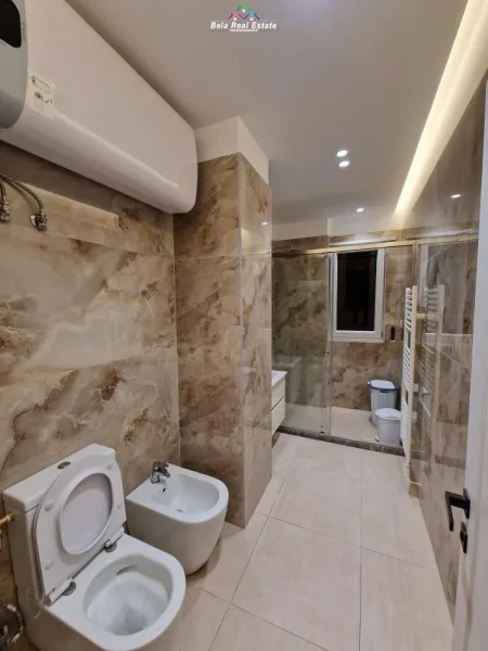 Tirane, jepet me qera 2+1 Kati 3, 115 m² 1.000 € (kopshti botanik)