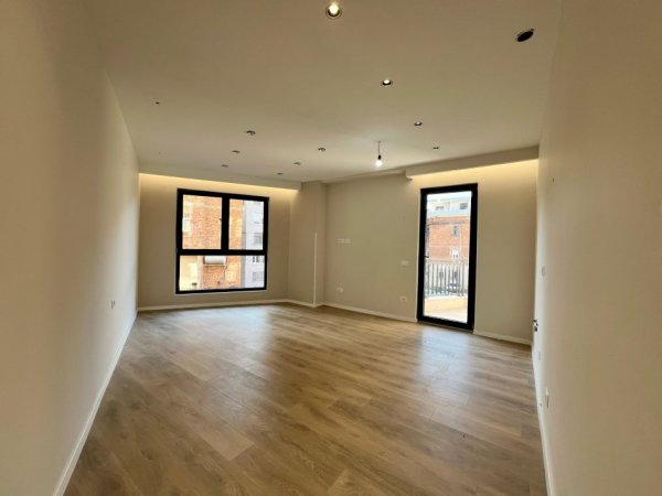 Tirane, jepet me qera garsonier 1+1+Ballkon Kati 1, 50 m² 400 € (Rruga Tefta Tashko Koco)