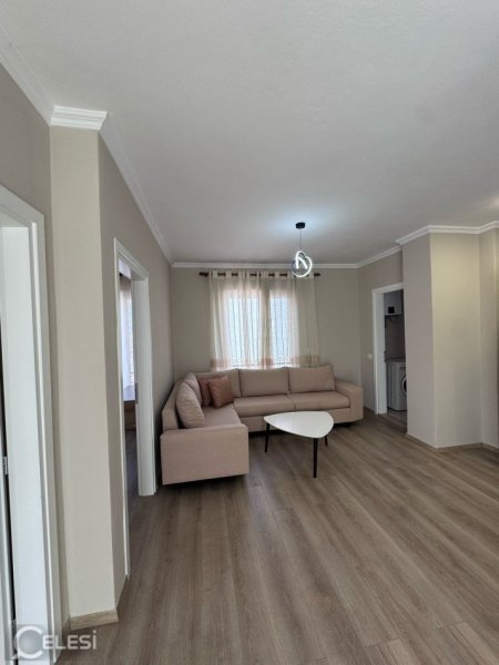 Tirane, jepet me qera apartament 2+1 Kati 5, 85 m² 50.000 € (Xhamia e Selites)