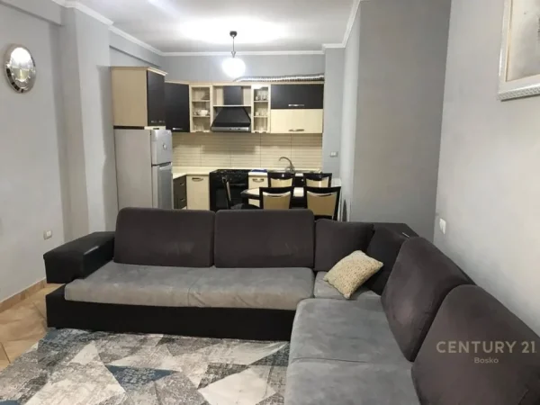Tirane, jepet me qera apartament 2+1+Aneks+Ballkon Kati 7, 92 m² 500 € (Lagja 5 Maji)