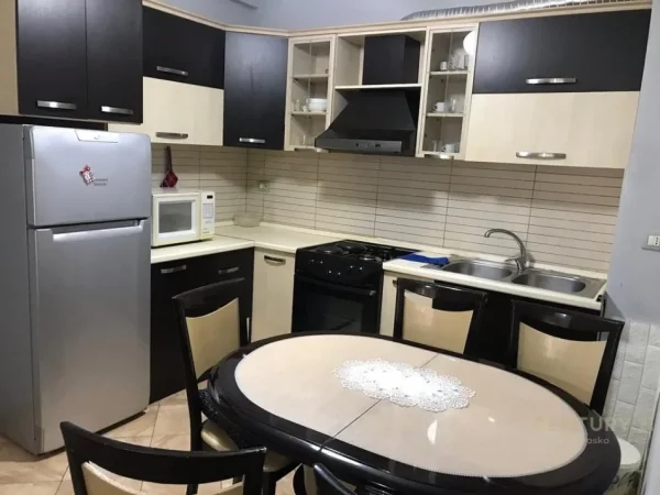Tirane, jepet me qera apartament 2+1+Aneks+Ballkon Kati 7, 92 m² 500 € (Lagja 5 Maji)