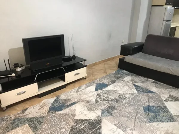 Tirane, jepet me qera apartament 2+1+Aneks+Ballkon Kati 7, 92 m² 500 € (Lagja 5 Maji)