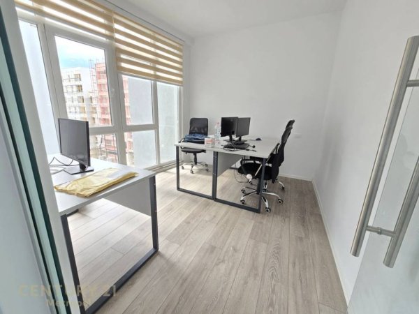Tirane, jepet me qera zyre Kati 4, 126 m² 1.300 € (KOMUNA E PARISIT, KIKA 2)