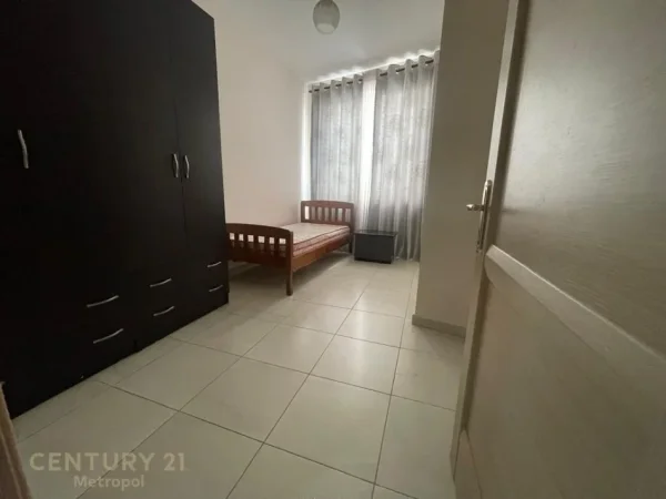 Tirane, shitet apartament 2+1 Kati 3, 82 m² 110.000 € (Astir)