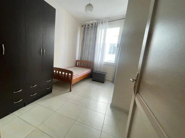 Tirane, shitet apartament 2+1 Kati 3, 82 m² 110.000 € (Astir)