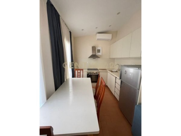 Tirane, jepet me qera apartament 2+1+Aneks+Ballkon Kati 3, 121 m² 600 € (RRUGA E KAVAJES)