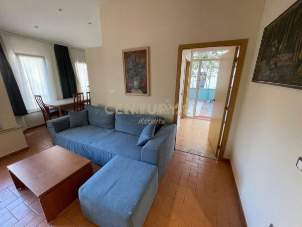 Tirane, jepet me qera apartament 2+1+Aneks+Ballkon Kati 3, 121 m² 600 € (RRUGA E KAVAJES)