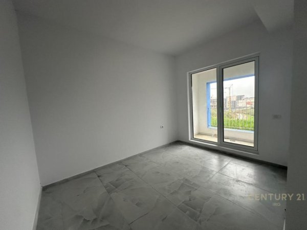 Tirane, jepet me qera ambjent biznesi , 355 m² 3.500 € (Shkoze)