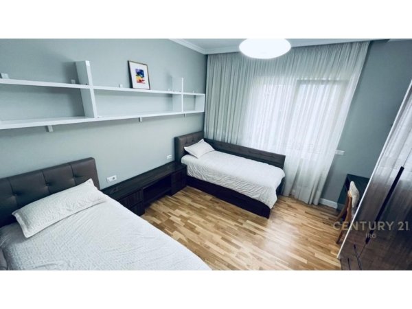 Tirane, jepet me qera apartament 2+1+Aneks+Ballkon Kati 2, 114 m² (JOY RESIDENCE)