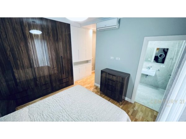 Tirane, jepet me qera apartament 2+1+Aneks+Ballkon Kati 2, 114 m² (JOY RESIDENCE)