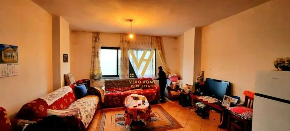 Tirane, shitet apartament 1+1+Ballkon Kati 3, 74 m² 110.000 € (5 MAJI)