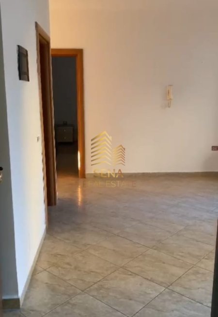 Tirane, jepet me qera apartament 2+1+Ballkon Kati 6, 100 m² 500 € (Rruga Medar Shtylla)