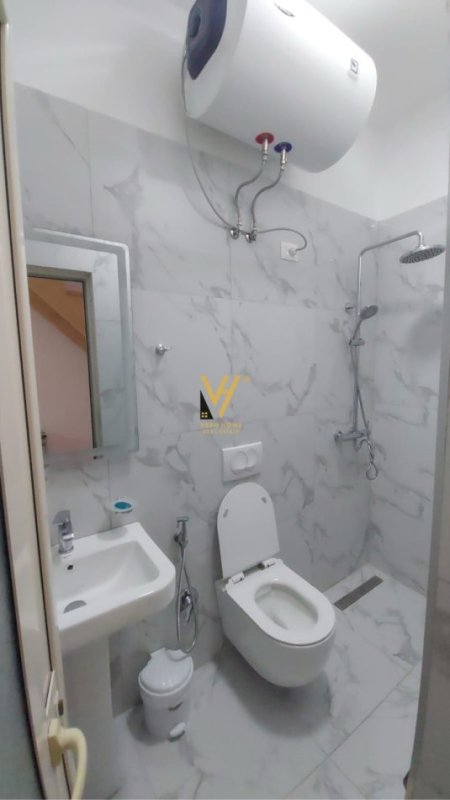 Tirane, jepet me qera shtepi 2+1+Ballkon Kati 0, 50 m² 650 € (SELVIA)