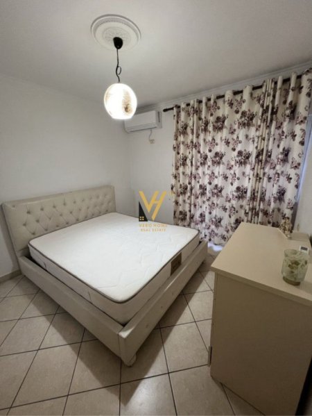 Tirane, jepet me qera apartament 2+1+Ballkon Kati 4, 86 m² 650 € (KOMUNA E PARISIT)