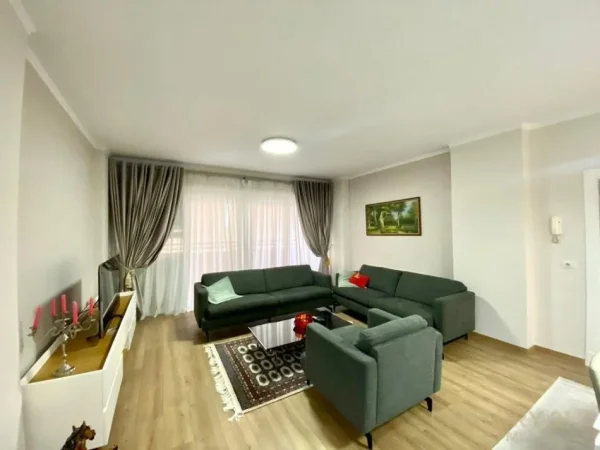 Tirane, shes apartament 2+1+2+Ballkon , 117 m² 315.000 € (Liqeni i Tiranës)