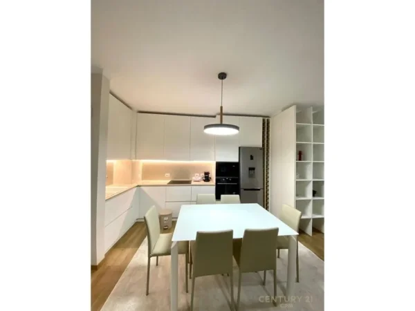 Tirane, shes apartament 2+1+2+Ballkon , 117 m² 315.000 € (Liqeni i Tiranës)