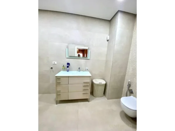 Tirane, shes apartament 2+1+2+Ballkon , 117 m² 315.000 € (Liqeni i Tiranës)