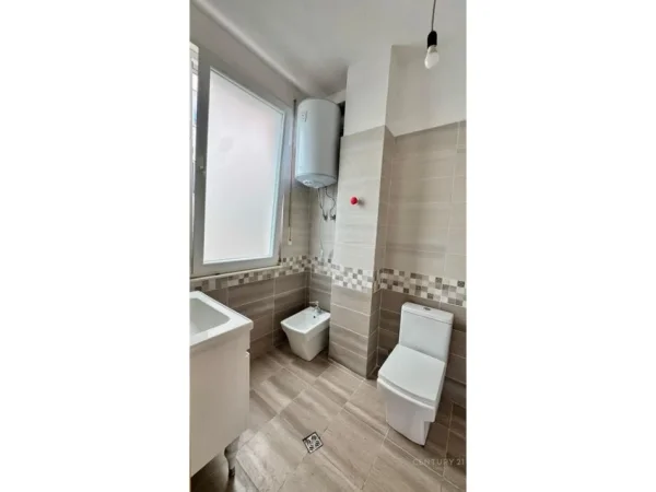 Tirane, shes apartament 2+1+2 , 147 m² 205.000 € (Kopshti Botanik Zoologjik)