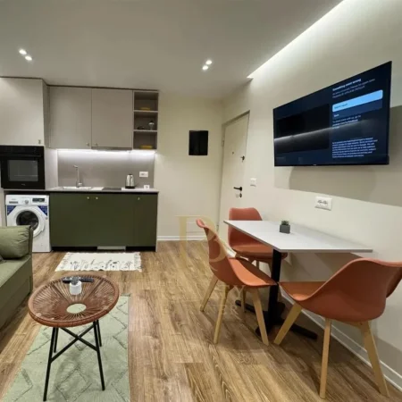 Tirane, shitet apartament 2+1 Kati 1, 184.000 € (Pazari i Ri)