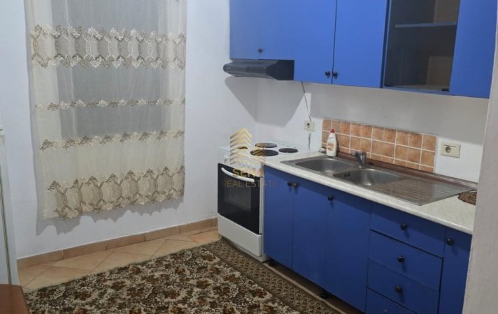 Tirane, jepet me qera apartament 2+1+Ballkon Kati 1, 80 m² 350 € (Rruga Llambi Bonata)