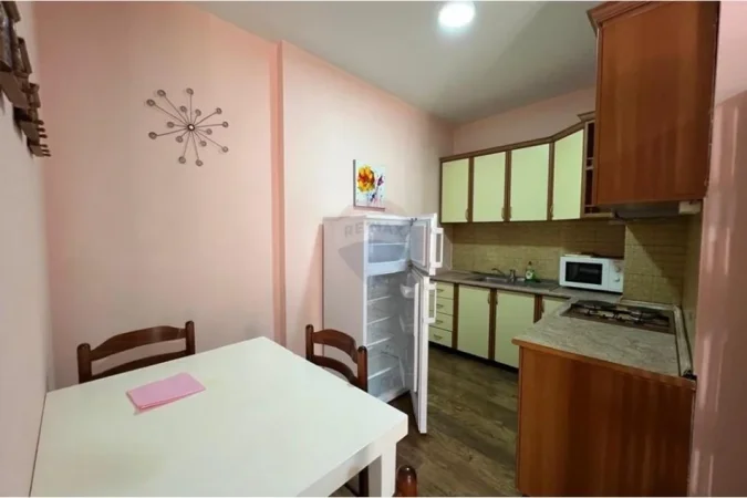 Tirane, jepet me qera apartament 1+1 Kati 2, 68 m² 500 € (Myslym Shyri)