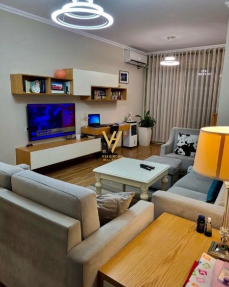 Tirane, jepet me qera apartament 2+1+Ballkon Kati 5, 100 m² 700 € (DON BOSKO)