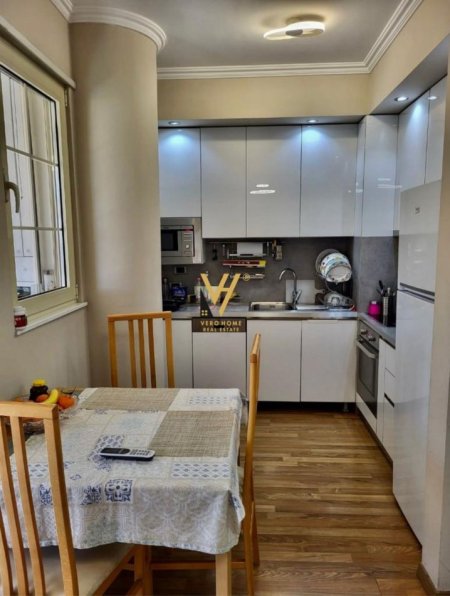 Tirane, jepet me qera apartament 2+1+Ballkon Kati 5, 100 m² 700 € (DON BOSKO)
