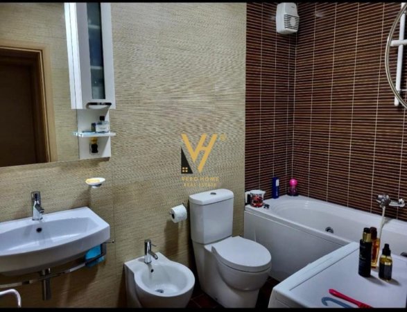 Tirane, jepet me qera apartament 2+1+Ballkon Kati 5, 100 m² 700 € (DON BOSKO)