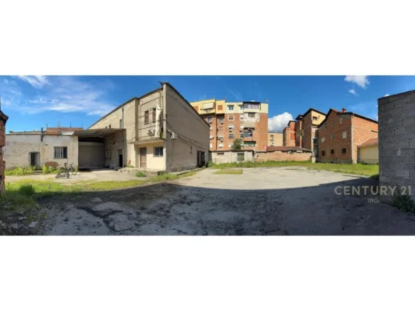 Tirane, jepet me qera parkim , 800 m² 850 € (Siri Kodra)