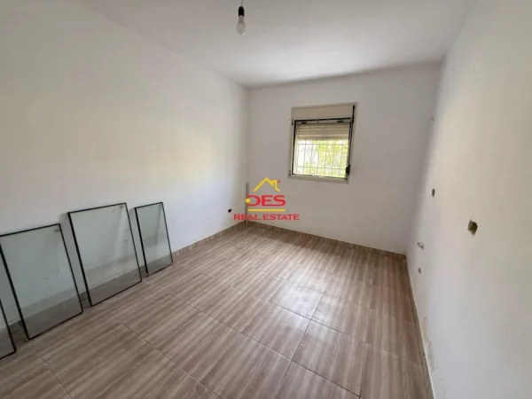 Vlore, shitet shtepi 2+1+Ballkon Kati 0, 128 m² 155.000 € (Rruga Mis Durhan)