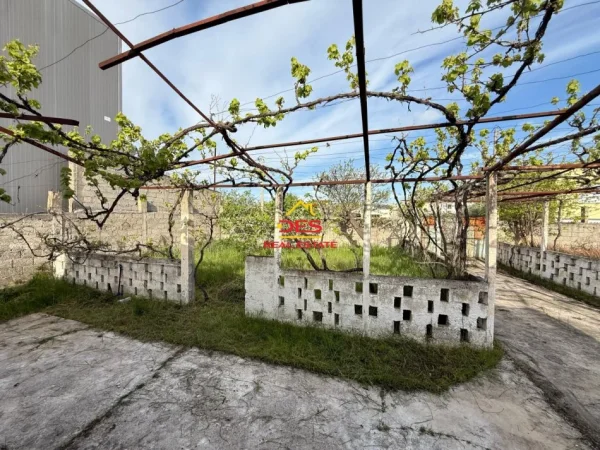 Vlore, shitet shtepi 2+1+Ballkon Kati 0, 128 m² 155.000 € (Rruga Mis Durhan)