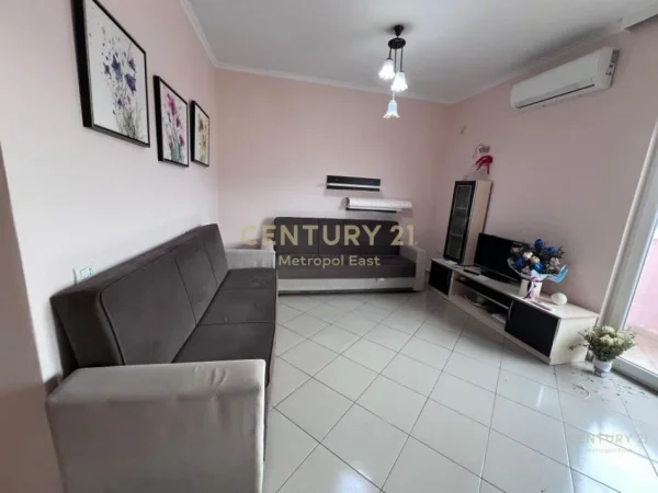 Tirane, jepet me qera apartament 2+1 Kati 9, 82 m² 500 € (Bulevardi Zogu I)