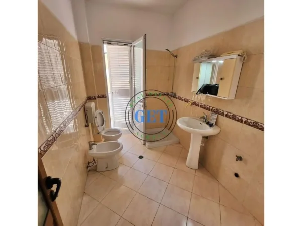 Durres, shitet apartament 2+1 Kati 3, 67 m² 68.000 € (Plazh Durres)