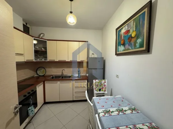 Tirane, jap me qera apartament 2+1+Aneks+Ballkon Kati 6, 107 m² 650 € (Don Bosko)
