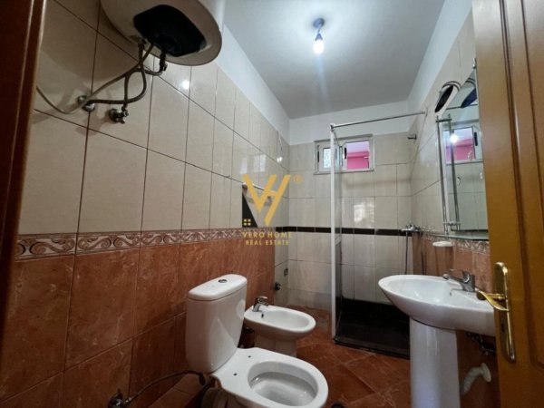 Tirane, jepet me qera apartament 2+1+Ballkon Kati 6, 100 m² 500 € (KOMUNA E PARISIT)