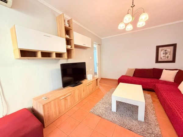 Tirane, jepet me qera apartament 2+1+Ballkon Kati 5, 68 m² 500 € (Restorant Durresi)