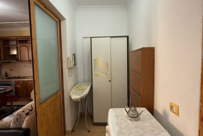 Tirane, jepet me qera apartament 1+1 Kati 3, 90 m² 400 € (Rruga Siri Kodra)
