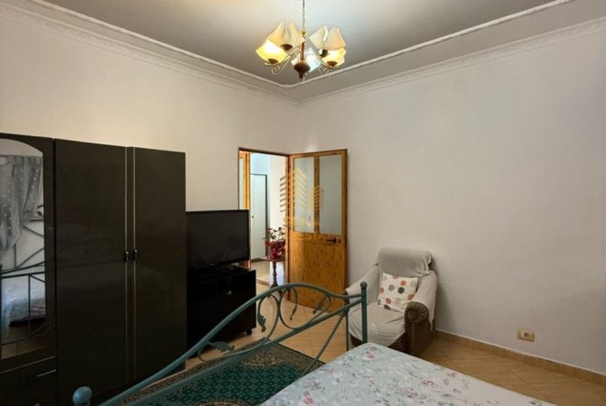 Tirane, jepet me qera apartament 1+1 Kati 3, 90 m² 400 € (Rruga Siri Kodra)